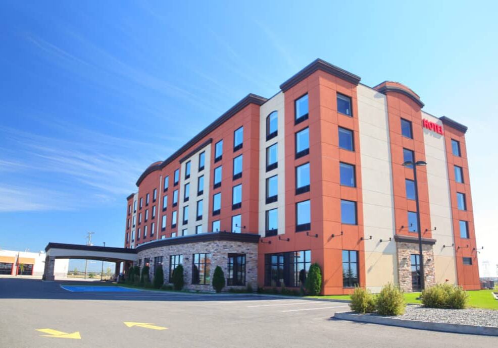 a standard hotel depicts hotel trends in 2024 showing an overlap of extended-stay and select-service hotels.